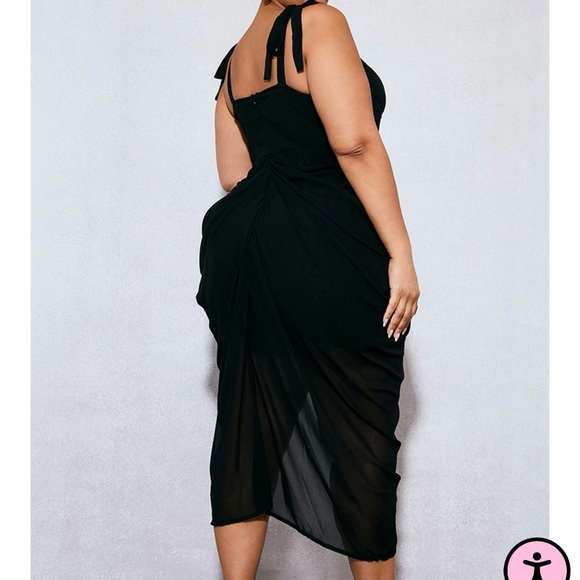 Pretty little thing plus black underwire detail draped midi dress - Picture 2 of 5